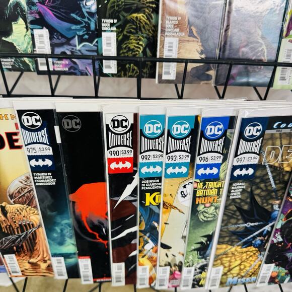 Detective Comics Batman 946-948 951-956 966 971 974-975 980 990 992-993 996-998 - Picture 5 of 8